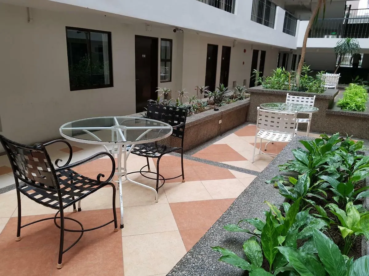 Davao City Heart Of The City Studio With Balcony הפיליפינים